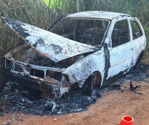 Corpo é encontrado carbonizado dentro de carro em estrada de MT