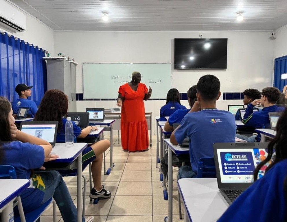 Pais e responsáveis devem atualizar cadastro escolar nas 628 escolas da Rede Estadual