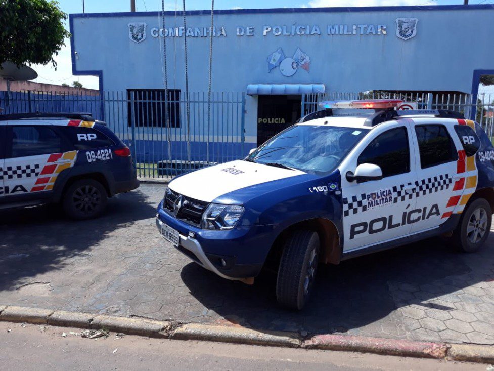 Mulher é Presa em Colíder Após Atos de Vandalismo e Ameaças Contra Policiais