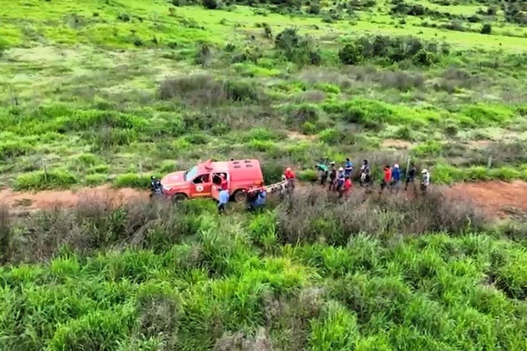 Corpo de Bombeiros resgata homem de 35 anos após desaparecimento em área de mata