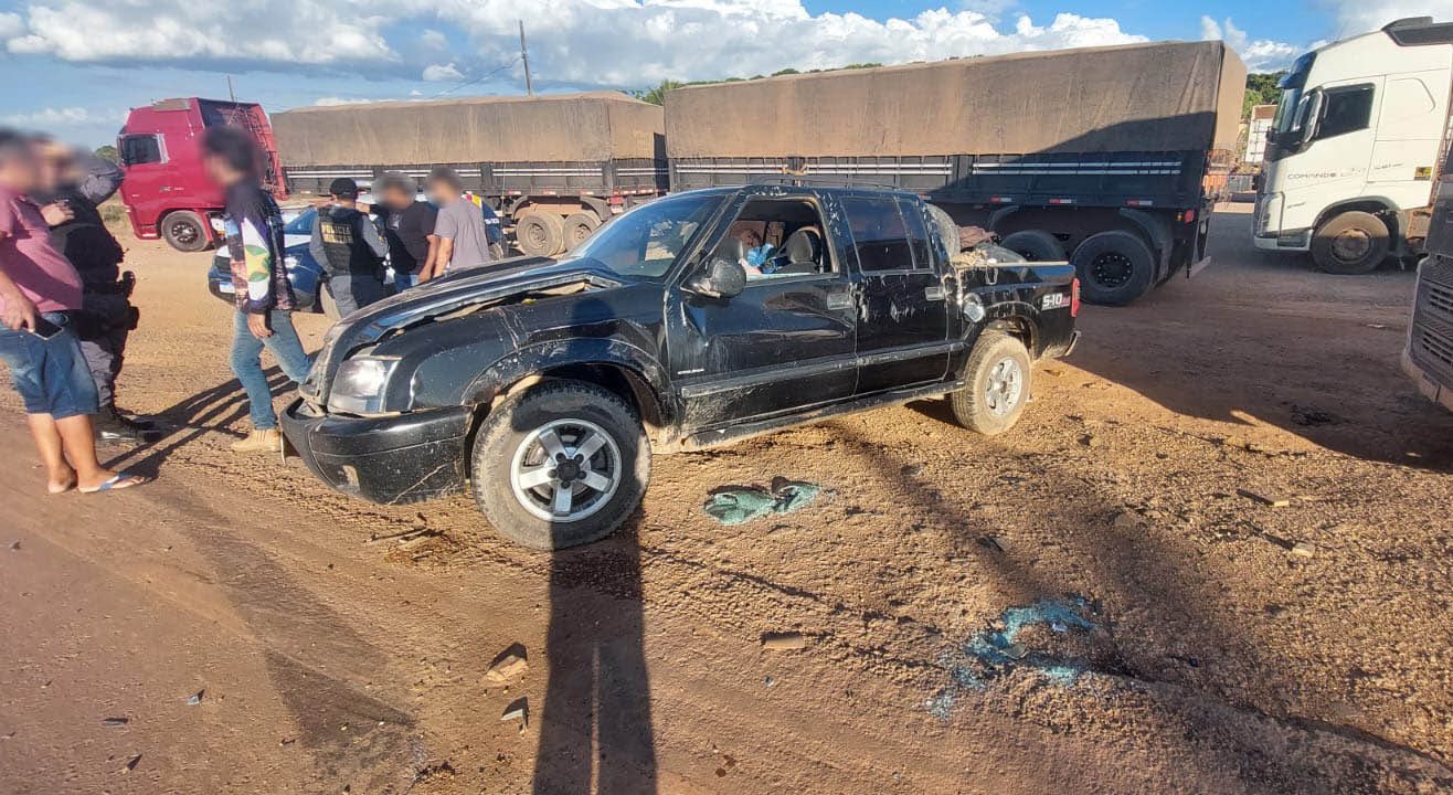 Colisão entre duas caminhonetes deixa um ferido na rodovia MT-208 em Carlinda