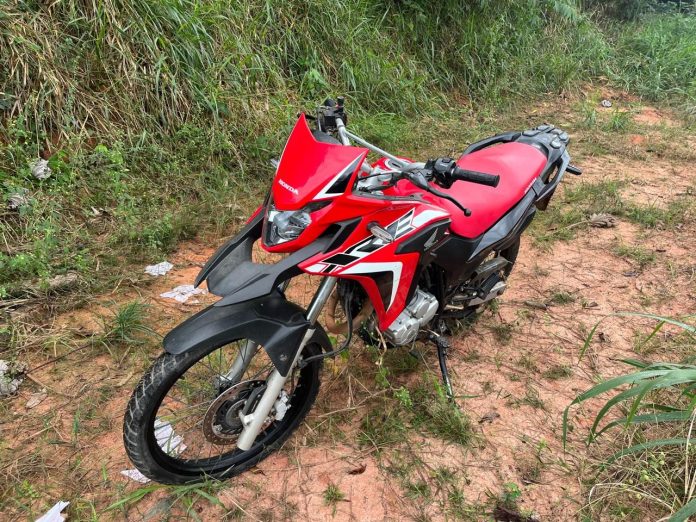 Polícia localiza motocicleta furtada em área verde de Alta Floresta