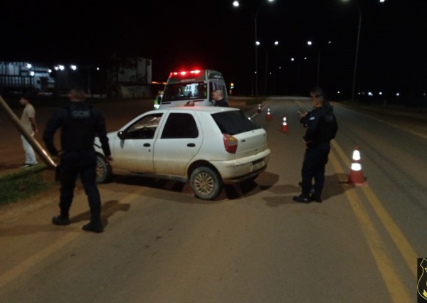 Colíder: Palio bate em poste na MT-320