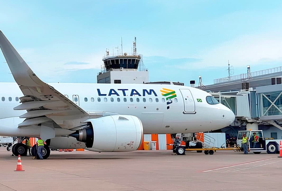 Avião faz pouso de emergência em MT após passageira passar mal
