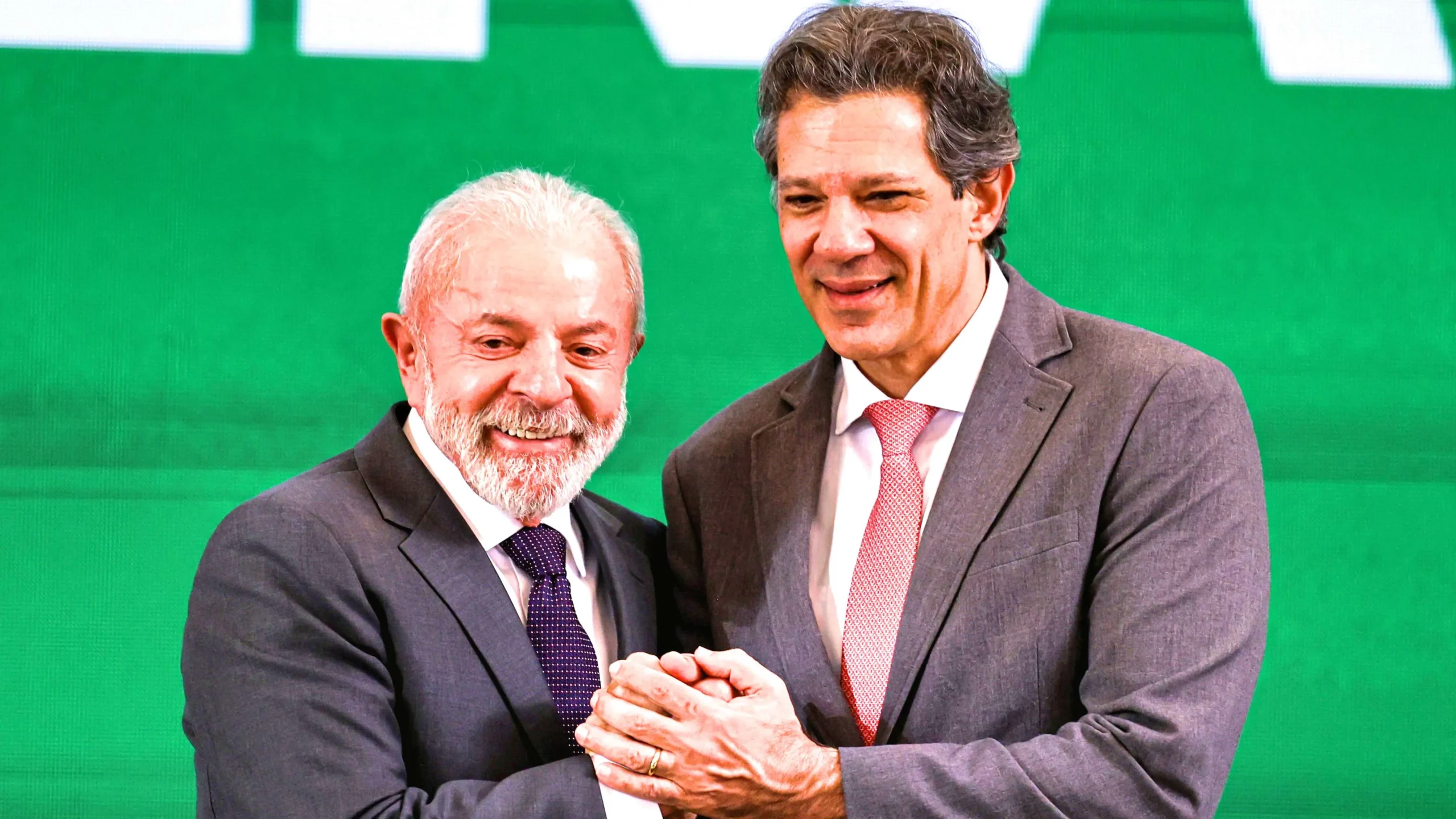 Debate sobre contas públicas opõe governo Lula e gestão anterior