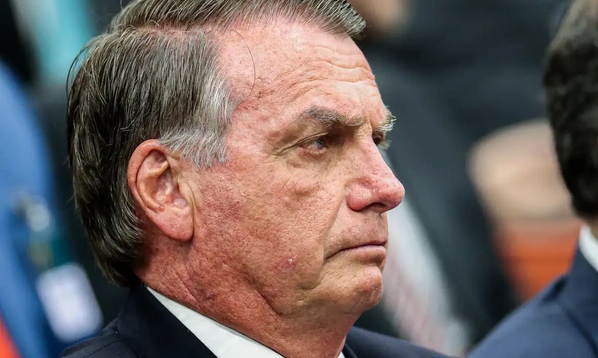 STF caminha para manter restrições a Bolsonaro; decisão final sai até segunda