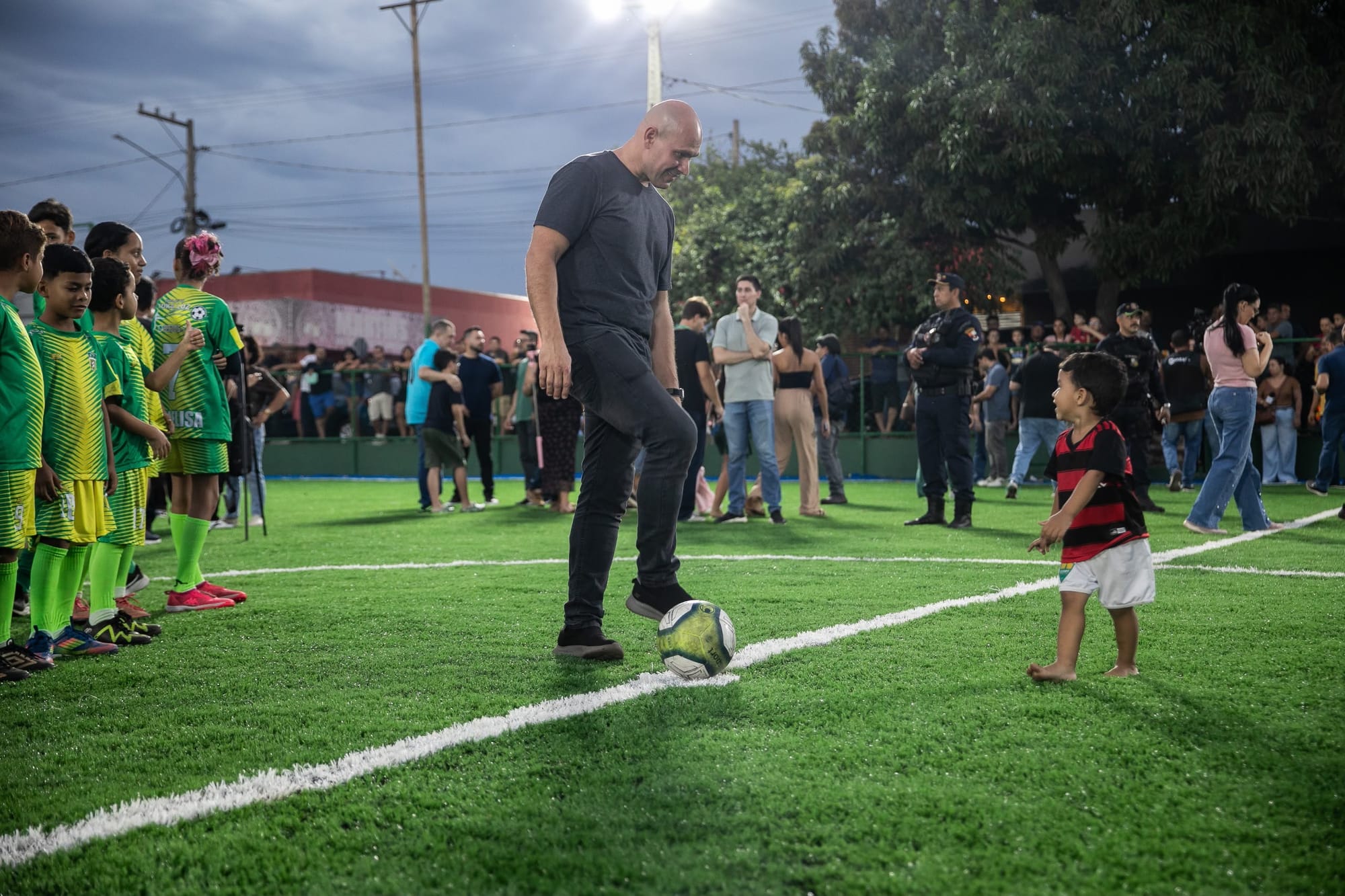 Prefeito destaca gestão histórica para crianças no esporte, educação e saúde