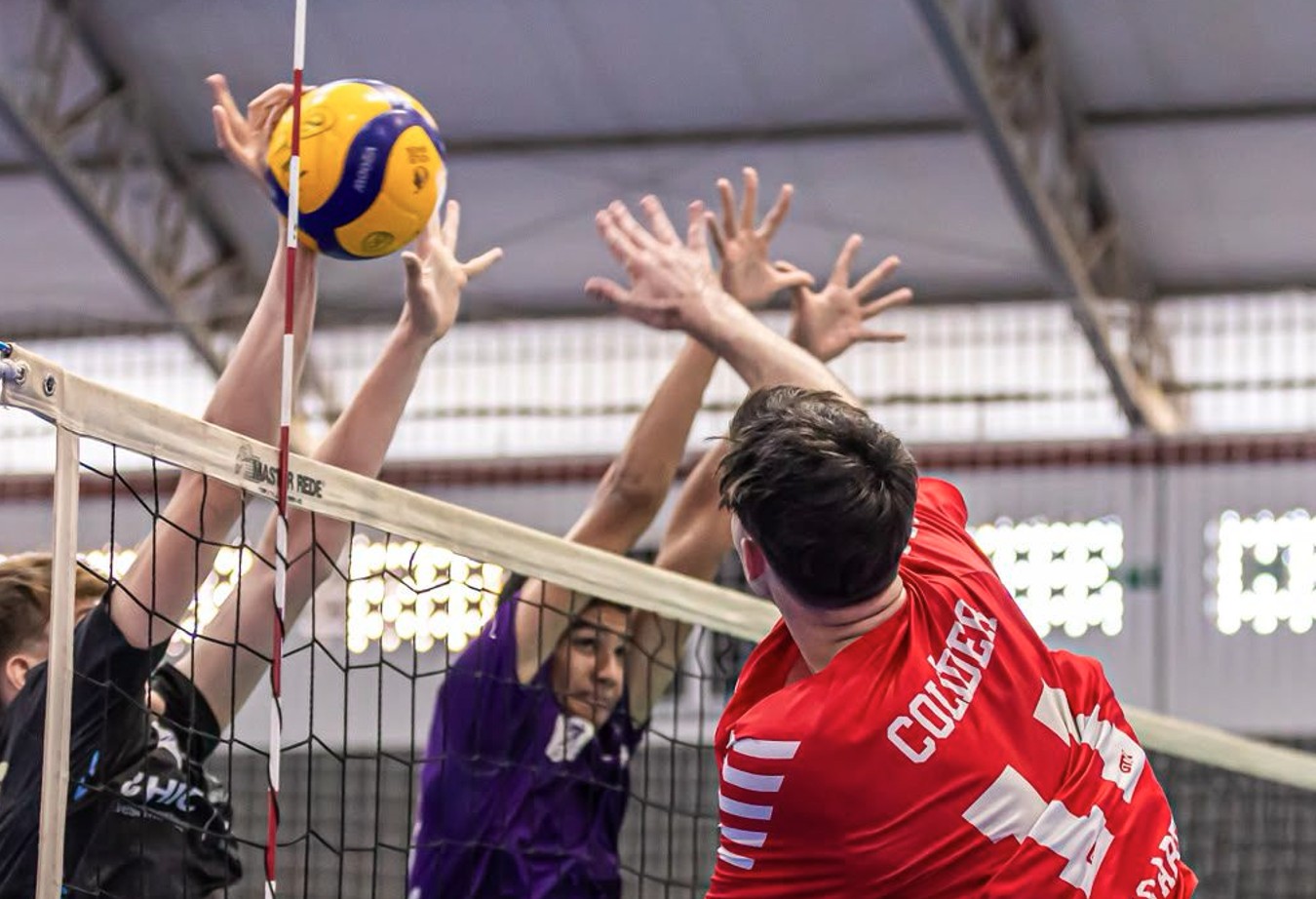 Pedro Arthur representa Colíder em seletiva da Seleção Mato-grossense Sub-18 de Voleibol