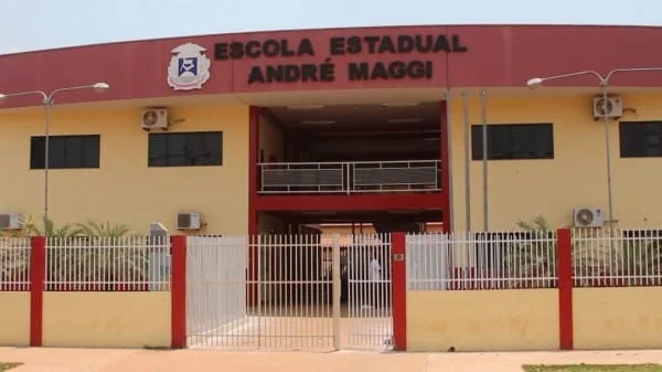 Rematrículas dos estudantes da rede estadual de ensino devem ser feitas até terça-feira (31)