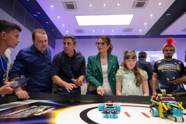 INOVAÇÃO NA ESCOLA: Primeira-dama de MT parabeniza Seduc pelo 1º Torneio de Robótica na rede estadual
