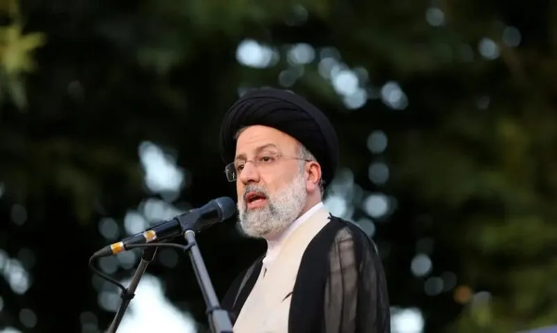 Morre Ebrahim Raisi, presidente do Irã, após queda de helicóptero