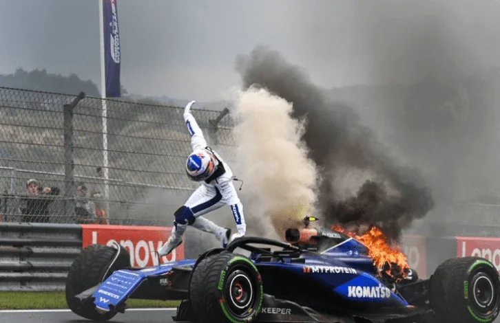 Carro de Logan Sargeant Incendeia em Treinos para o GP dos Países Baixos
