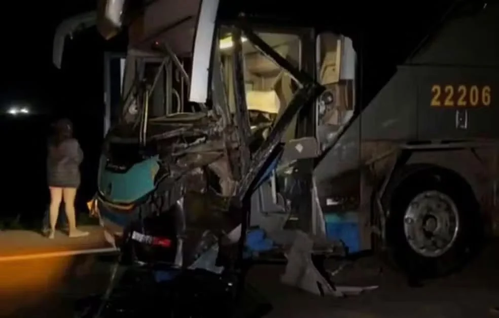 Grave Acidente na BR-163 em Sorriso Envolve Saveiro e Ônibus, Resultando em Óbito