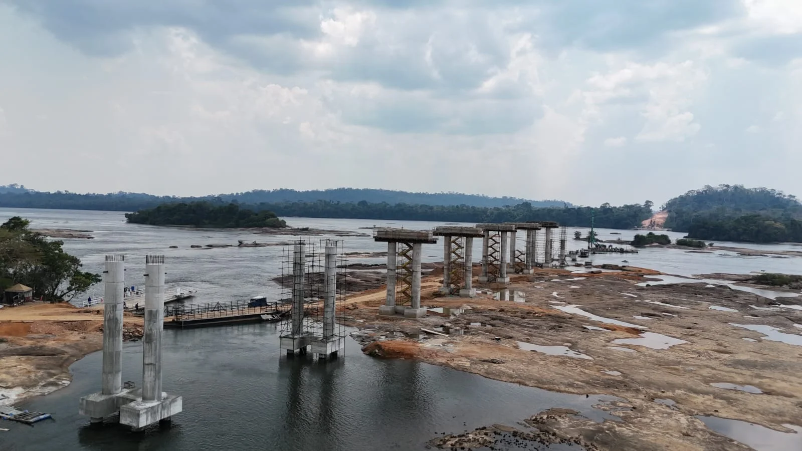Maior Ponte de Concreto de Mato Grosso Avança em Construção Sobre o Rio Juruena