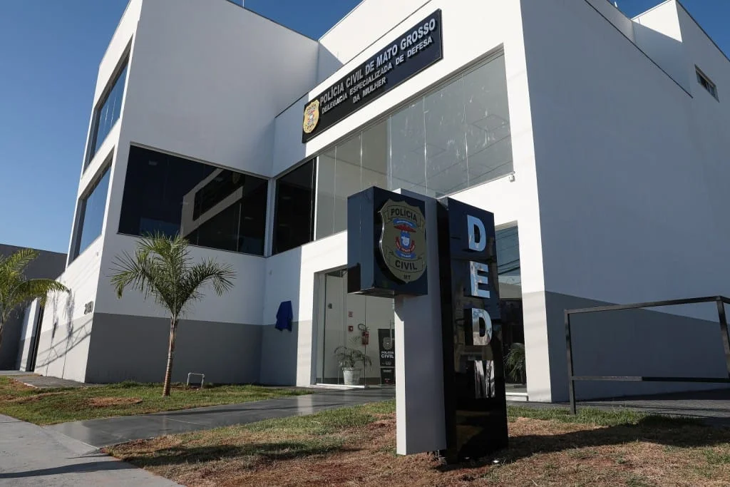 Homem é Preso em Cuiabá após Descumprir Medida Protetiva e Agredir a própria mãe