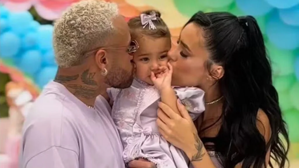 Bruna Biancardi e Neymar comemoram um ano de Mavie no Brasil: ‘ Segundo festa’
