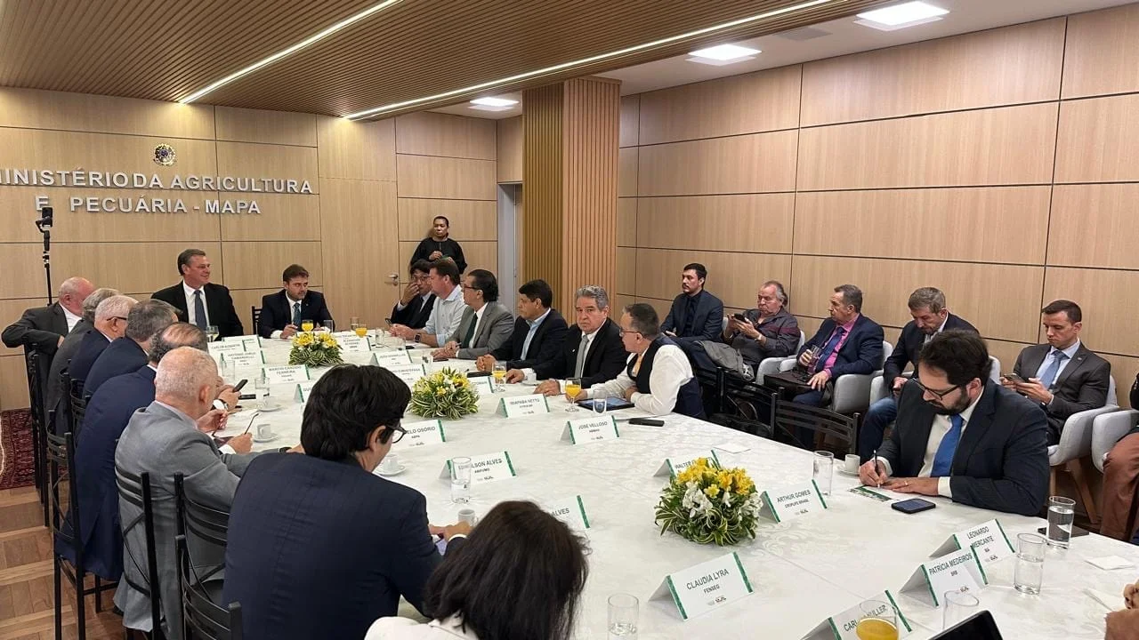 Entidades do agro debatem exportações em encontro com ministro Carlos Fávaro em Brasília