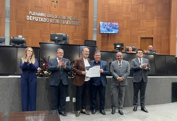 Celso Banazeski é homenageado pelos 20 anos da Desenvolve MT