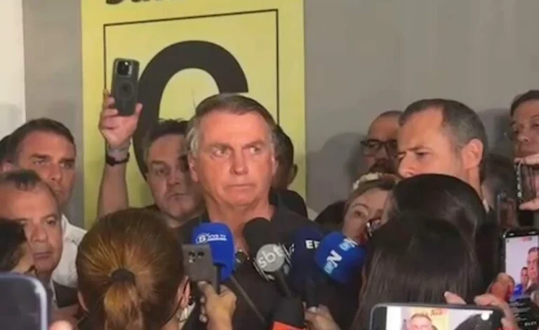 Bolsonaro analisa suposto plano: “Uma loucura falar em golpe!”