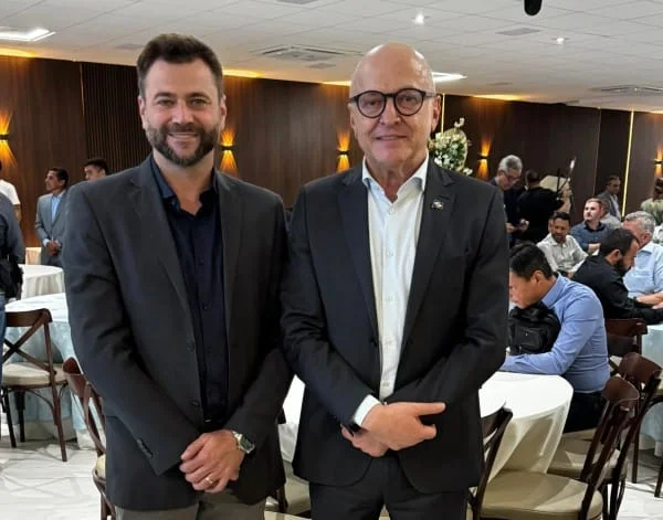 Prefeitos destacam avanços em reunião com governador em Cuiabá