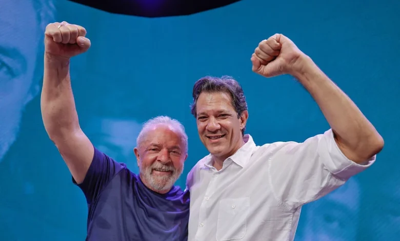Dólar atinge R$ 6,11 e web lembra fala de Lula: “Quebrar a cara”