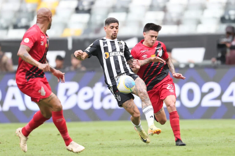 Após vídeo macabro e suposto pacto, Athletico é rebaixado