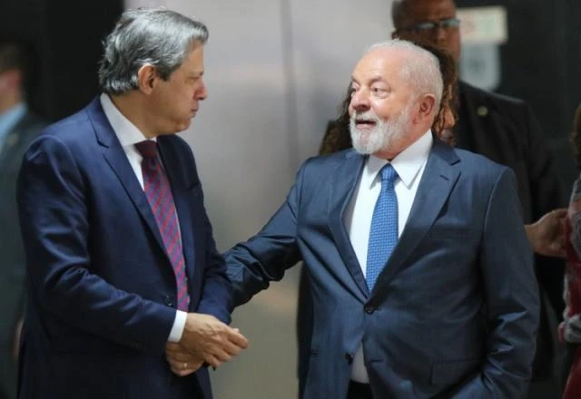 Um dia após alta, Lula se reúne com Haddad e faz apelo para medidas fiscais não perderem força