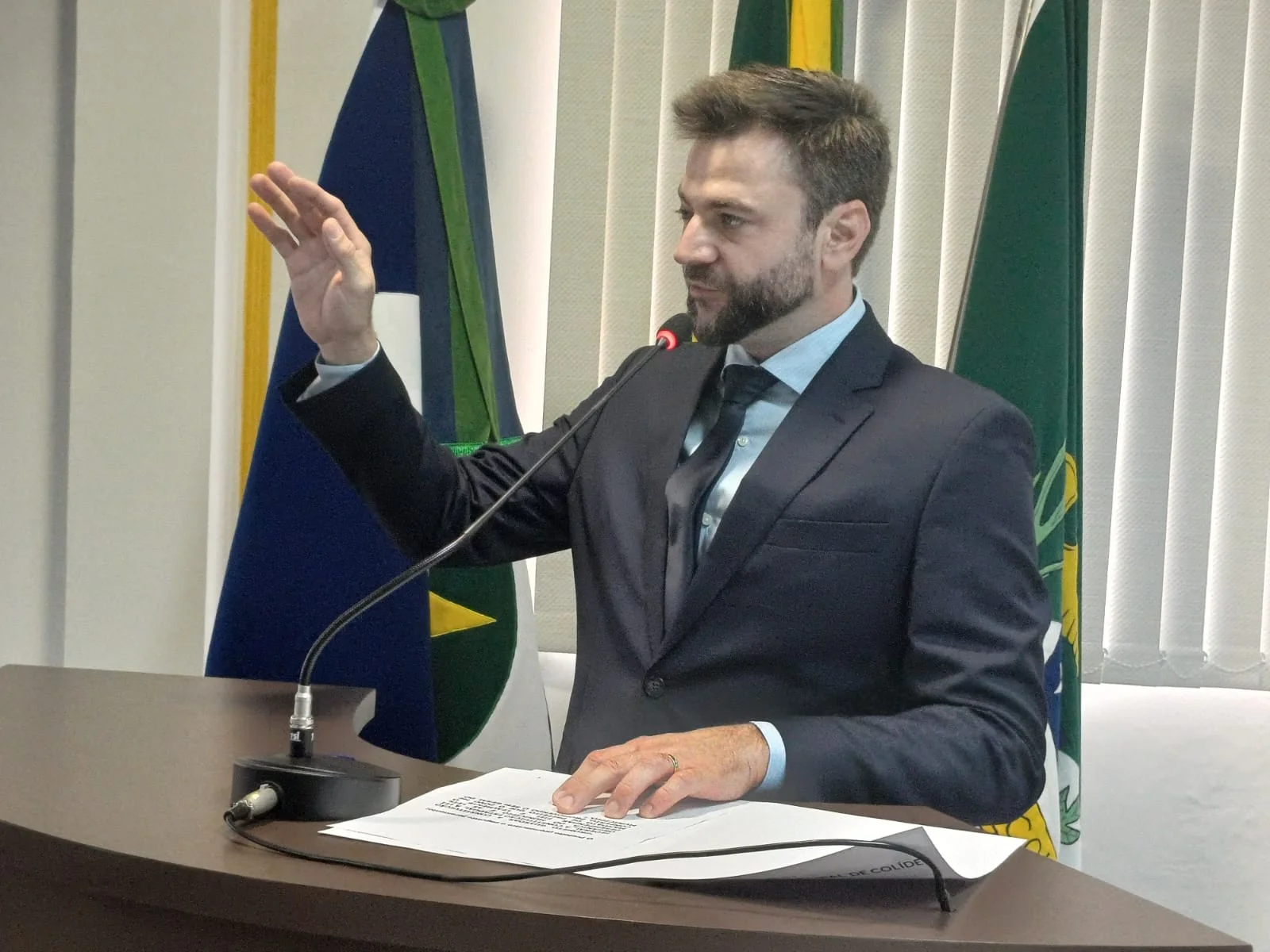 Rodrigo Benassi e Lourenço Marani tomam posse como prefeito e vice de Colíder