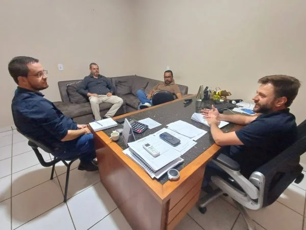 Prefeitos de Colíder e Nova Canaã do Norte Fortalecem Parceria em Reunião Estratégica