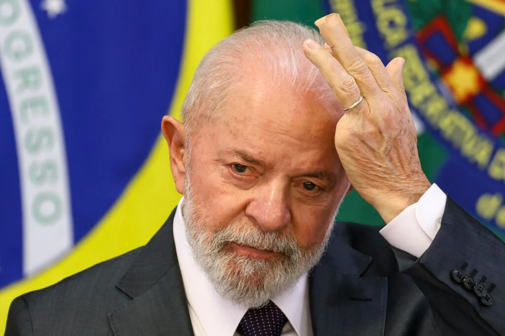 Aprovação de Lula cai para 42%, aponta nova pesquisa