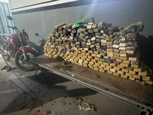 Ação da Patrulha Rural em Várzea Grande Resulta na Apreensão de 270 kg de Maconha; Suspeito Continua Foragido