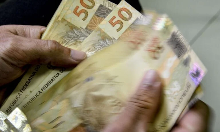 Governo paga salário dos servidores estaduais nesta quinta-feira (27)