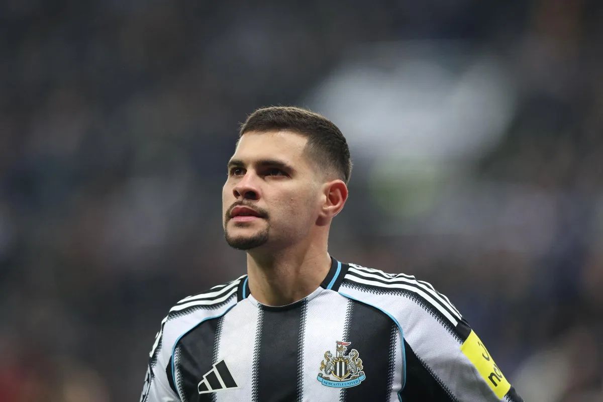 Bruno Guimarães deixa Newcastle e se aproxima do Arsenal