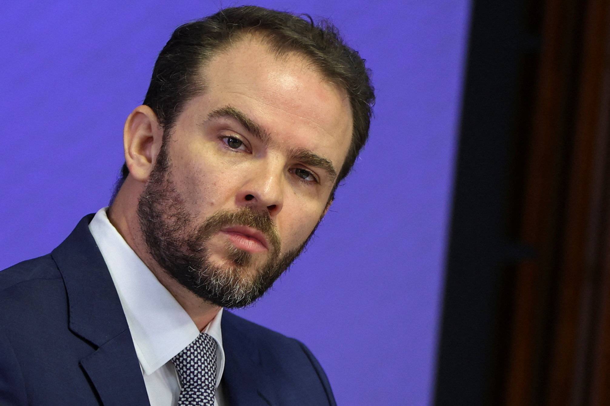 Governo adia decisão sobre subsídio da gasolina para próxima semana