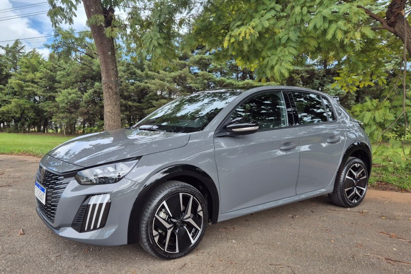 Com preço de elétrico, Peugeot 208 GT Hybrid não é tão interessante como deveria