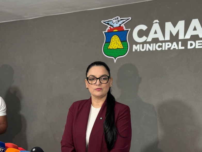 Samantha sai em defesa da reeleição de Paula e diz que, na Câmara, sororidade é só no papel