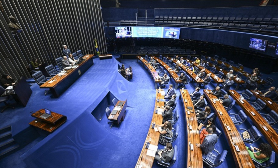 Senado aprova R$15 bilhões para ajudar exportadores contra tarifaço