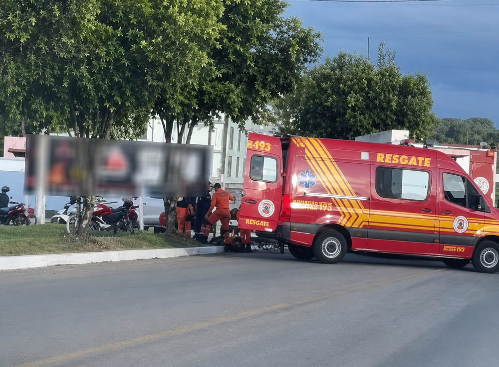 Motociclista fica ferida após colisão na Avenida Jaime Campos em Alta Floresta