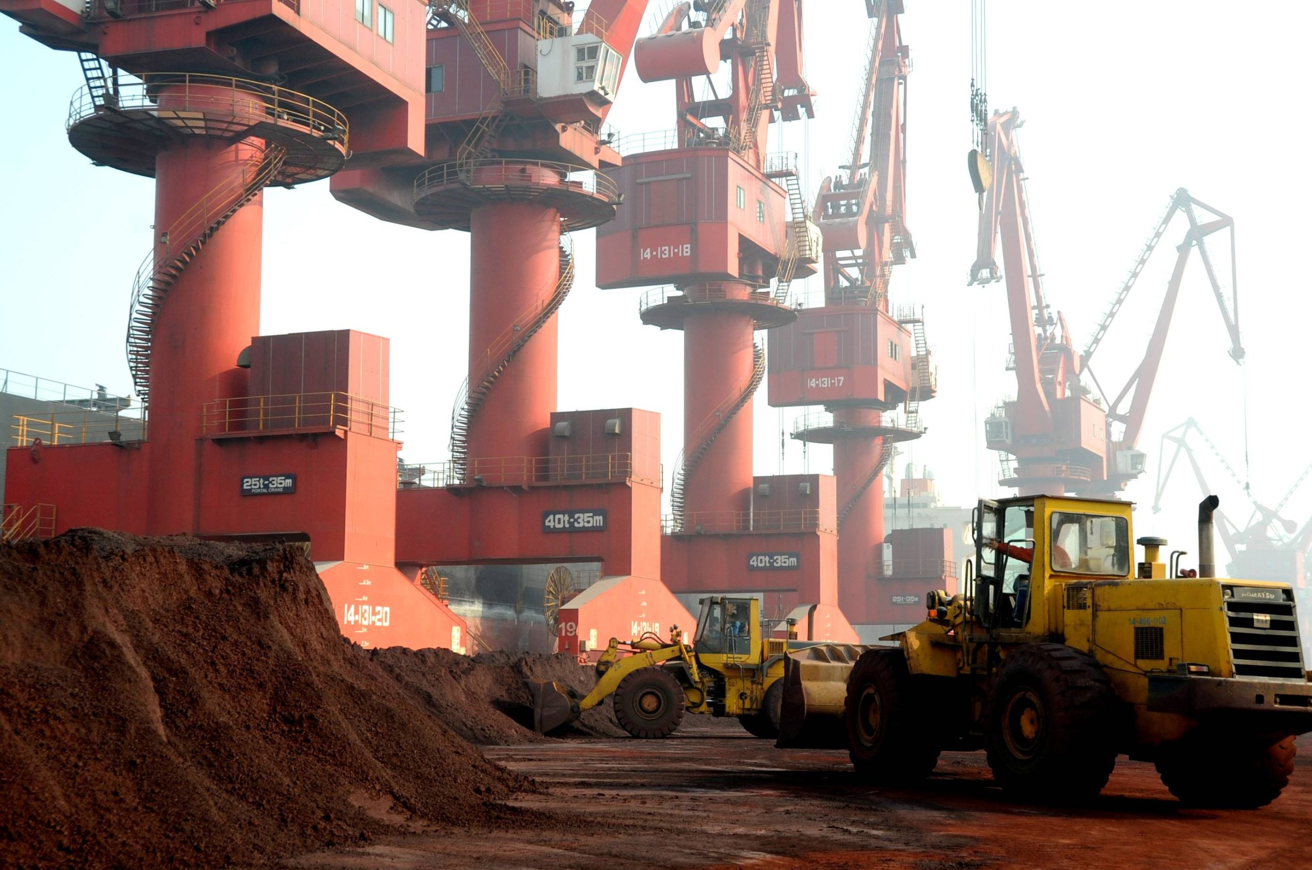 China registra crescimento de 27% em exportações impulsionado por chips e automóveis