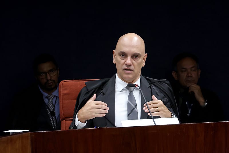Ministros do STF veem exagero em decisão de Moraes contra Flávio Bolsonaro