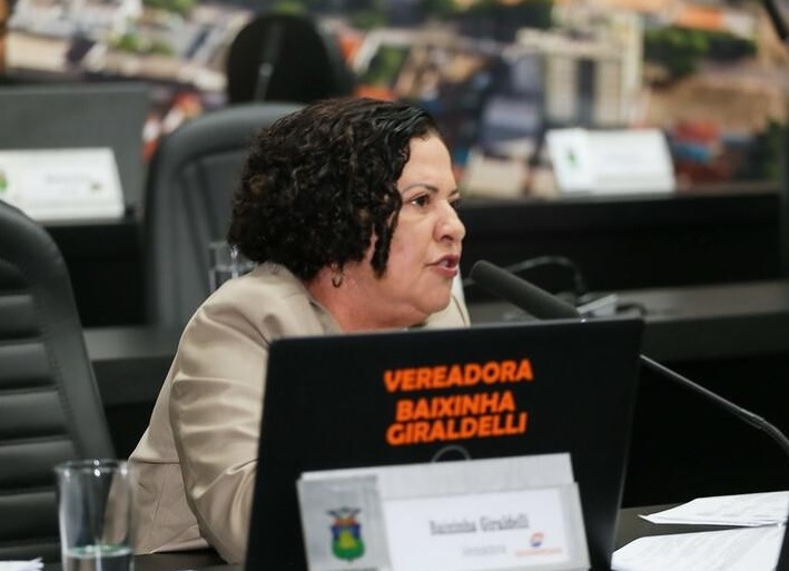 Baixinha critica “ganância pelo poder” após disputa por mudanças no regimento da Câmara