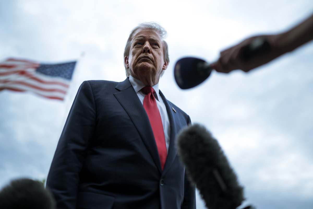 Trump recua em cobrar pedágio de embarcações no Estreito de Ormuz