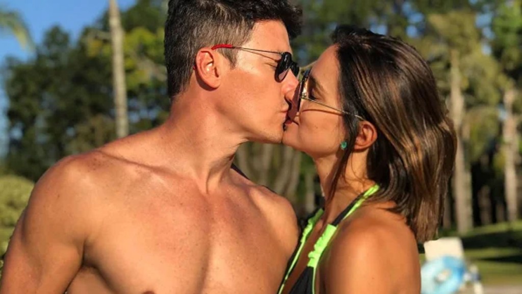 Rodrigo Faro e Vera Viel exploram gruta de águas cristalinas durante férias na Itália
