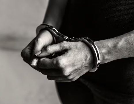 Preso homem investigado por vender imagens de crianças em cenas de estupro