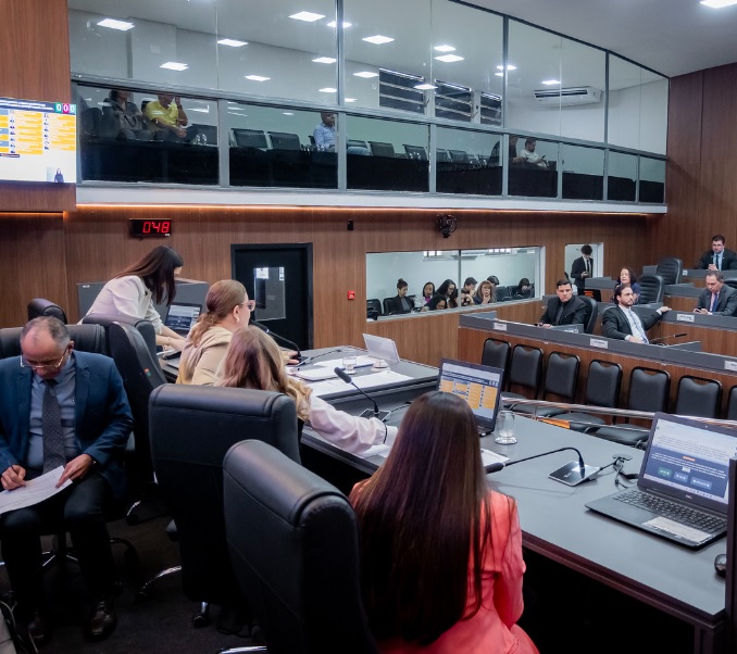 Chico 2000 pede vista e adia votação sobre eleição da Mesa Diretora