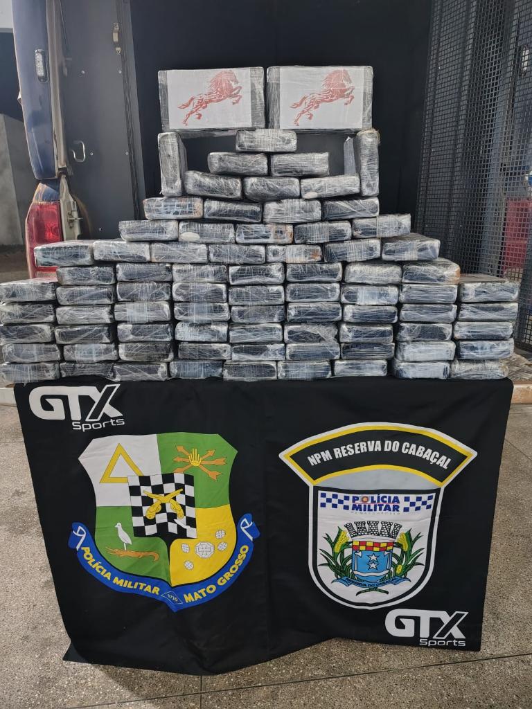 PM apreende 46 tabletes de cocaína em aeronave caída no interior de MT