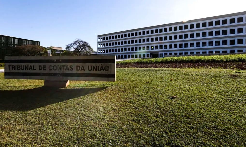 TCU autoriza pagamento de pendurricalhos a servidores do Congresso, mesmo acima do teto