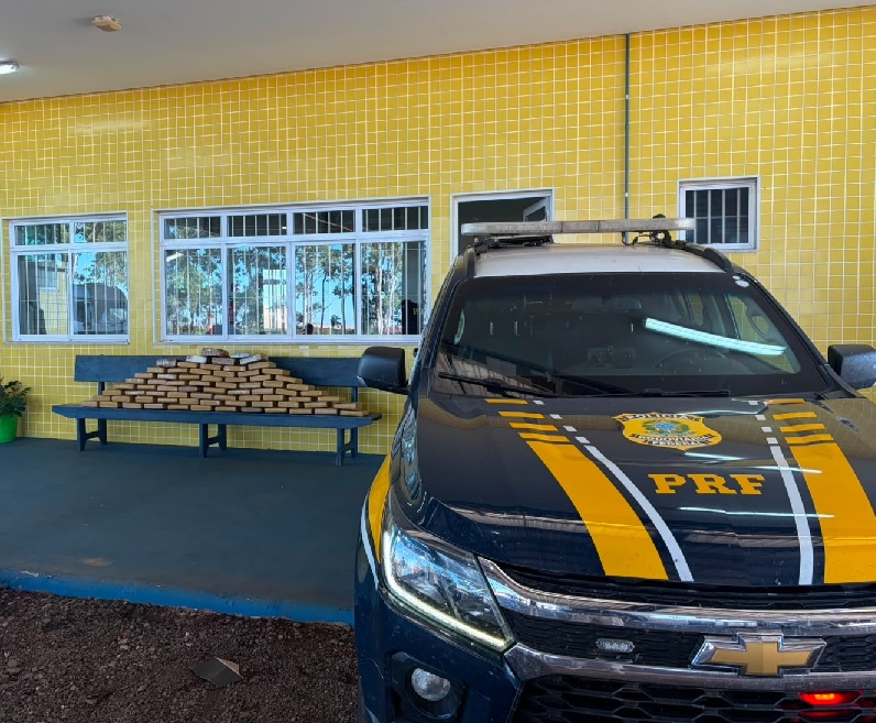 PRF apreende 75 kg de drogas escondidos em carro na BR-364