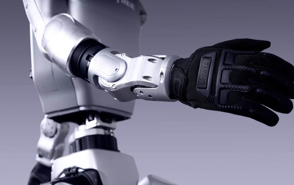 China investe em robôs humanoides que aprendem tarefas do mundo real