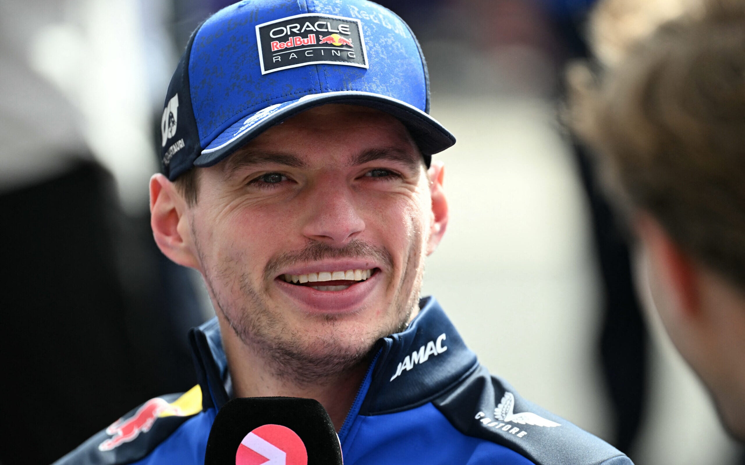 Verstappen renova com Red Bull até 2028, confirma representante